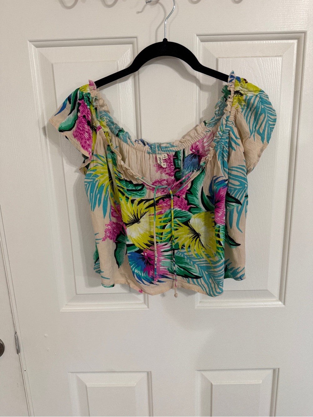 Rip Curl Beige Off-Shoulder Tropical Crop Top with Bright Floral Print